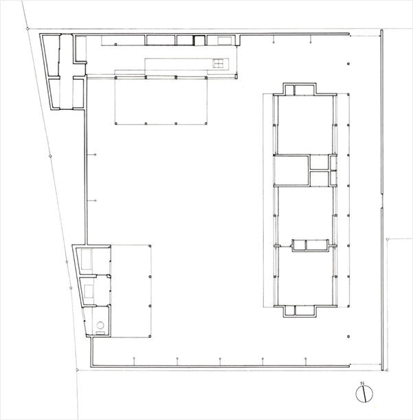 図9：山本理顕  「岡山の住宅」（JT9301）平面図